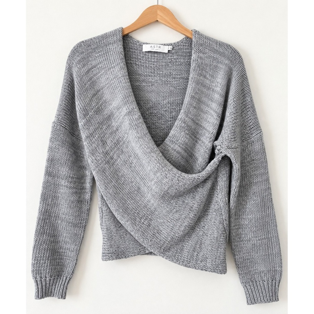 ASTR The Label Sweater Womens M Heather Gray Wrap Front V Neck Knit Pullover
